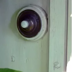 Vägg- och takfäste 8 cm med spår, trä