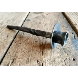 Taottu pullon kynttilänjalka
