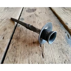 Handsmidd ljusstake för flaska